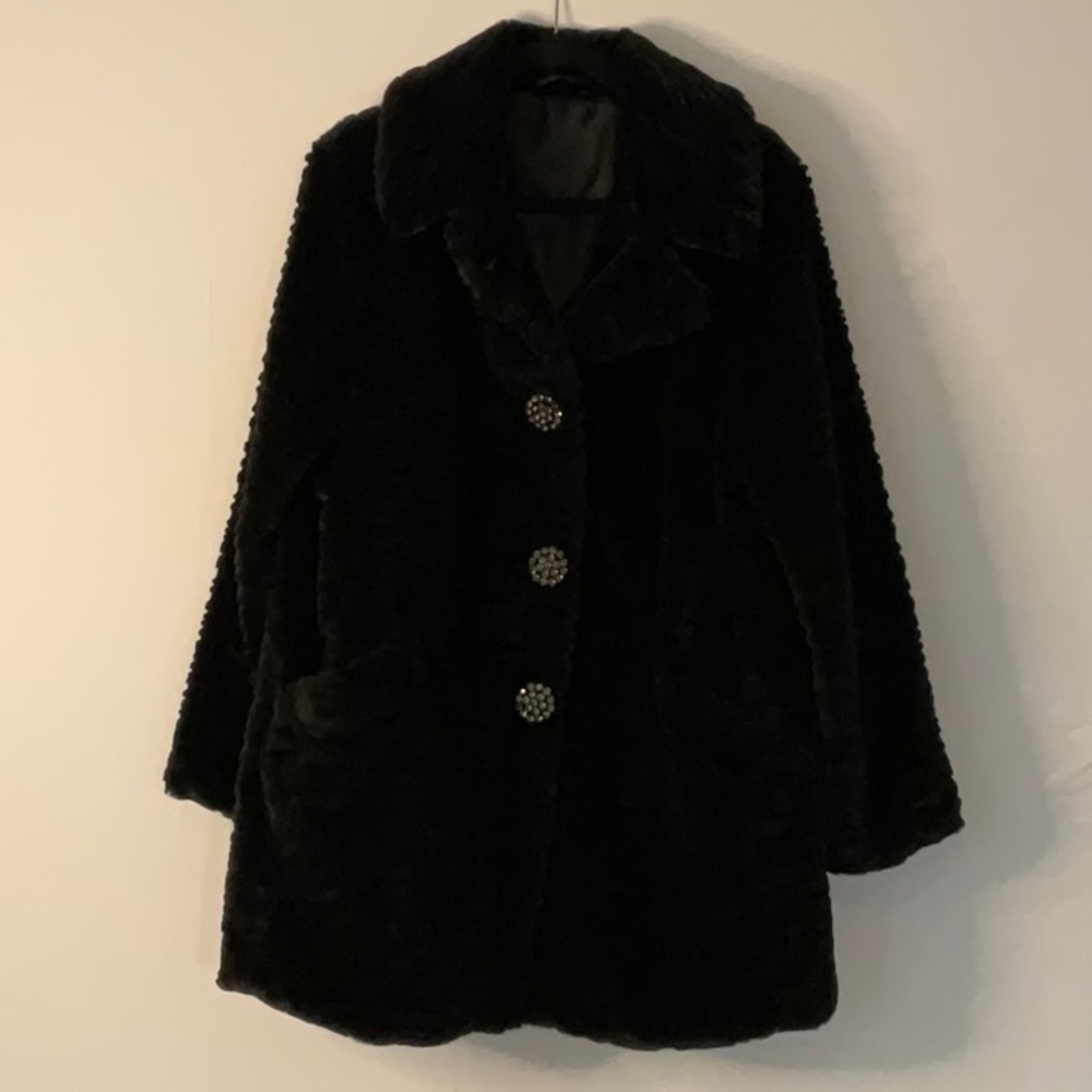 Chill Couture faux fur black coat with jeweled snaps. Size Large. Great shape.